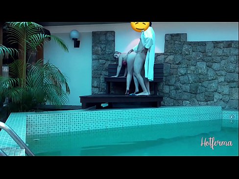 ❤️ Bulla ancillam ad piscinam invitat, sed fervido resistere non potuit at porn la.pornsos-com.ru